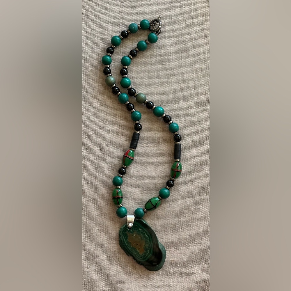 22 inch Malachite bead necklace NWOT